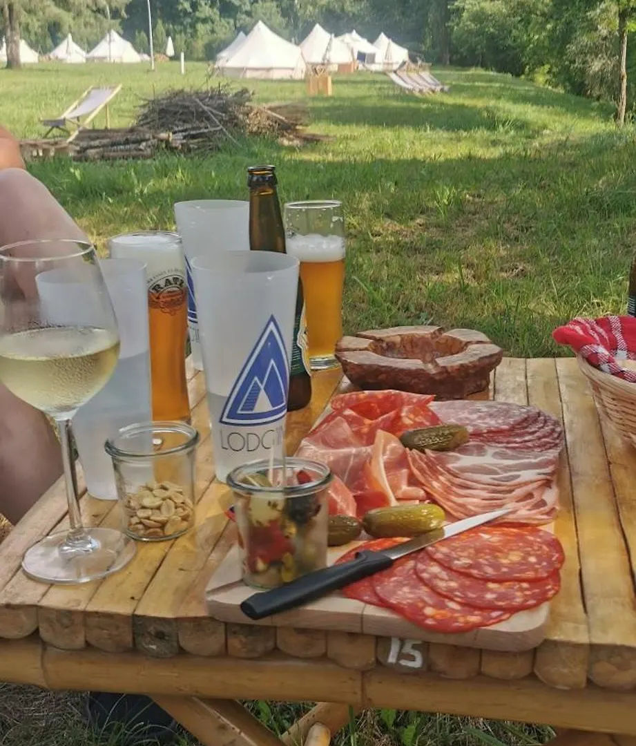 Luxusní stan Lodg'Ing Nature Camp Dordogne Lacave