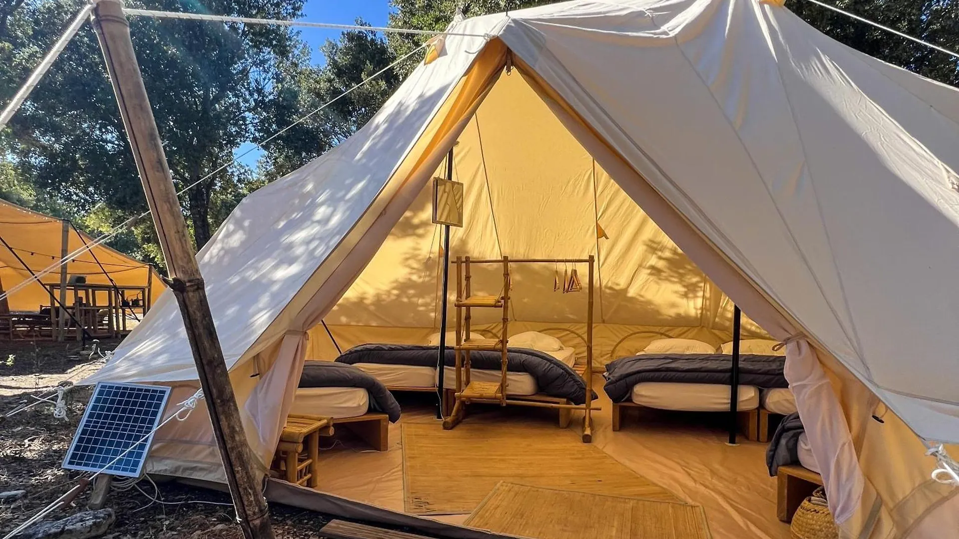 Campo de lujo Lodg'Ing Nature Camp Dordogne Lacave  Francia
