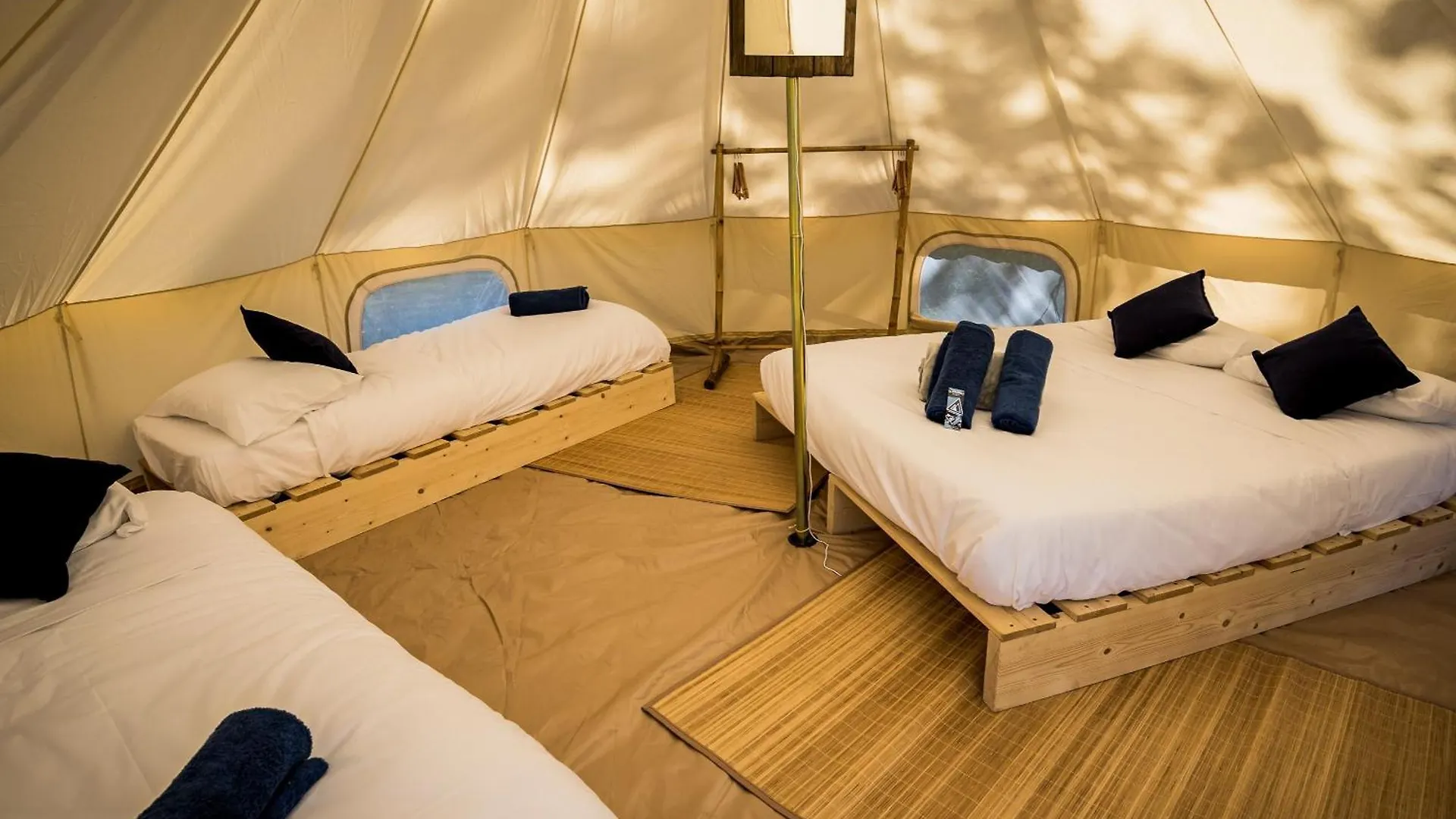 Luxury tent Lodg'Ing Nature Camp Dordogne Lacave