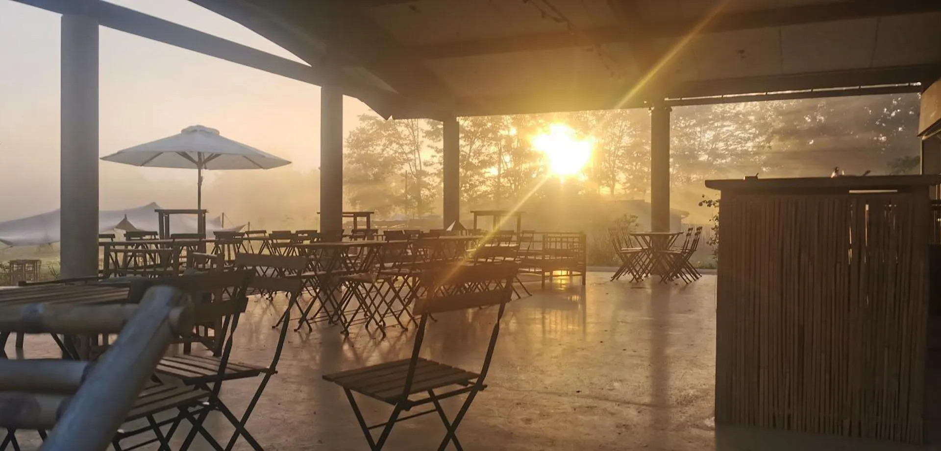 Luxury tent Lodg'Ing Nature Camp Dordogne Lacave